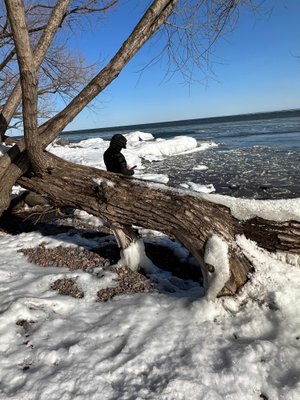 Zack&#x20;taking&#x20;pictures&#x20;of&#x20;the&#x20;ice&#x20;formations&#x20;on&#x20;Lake&#x20;Superior