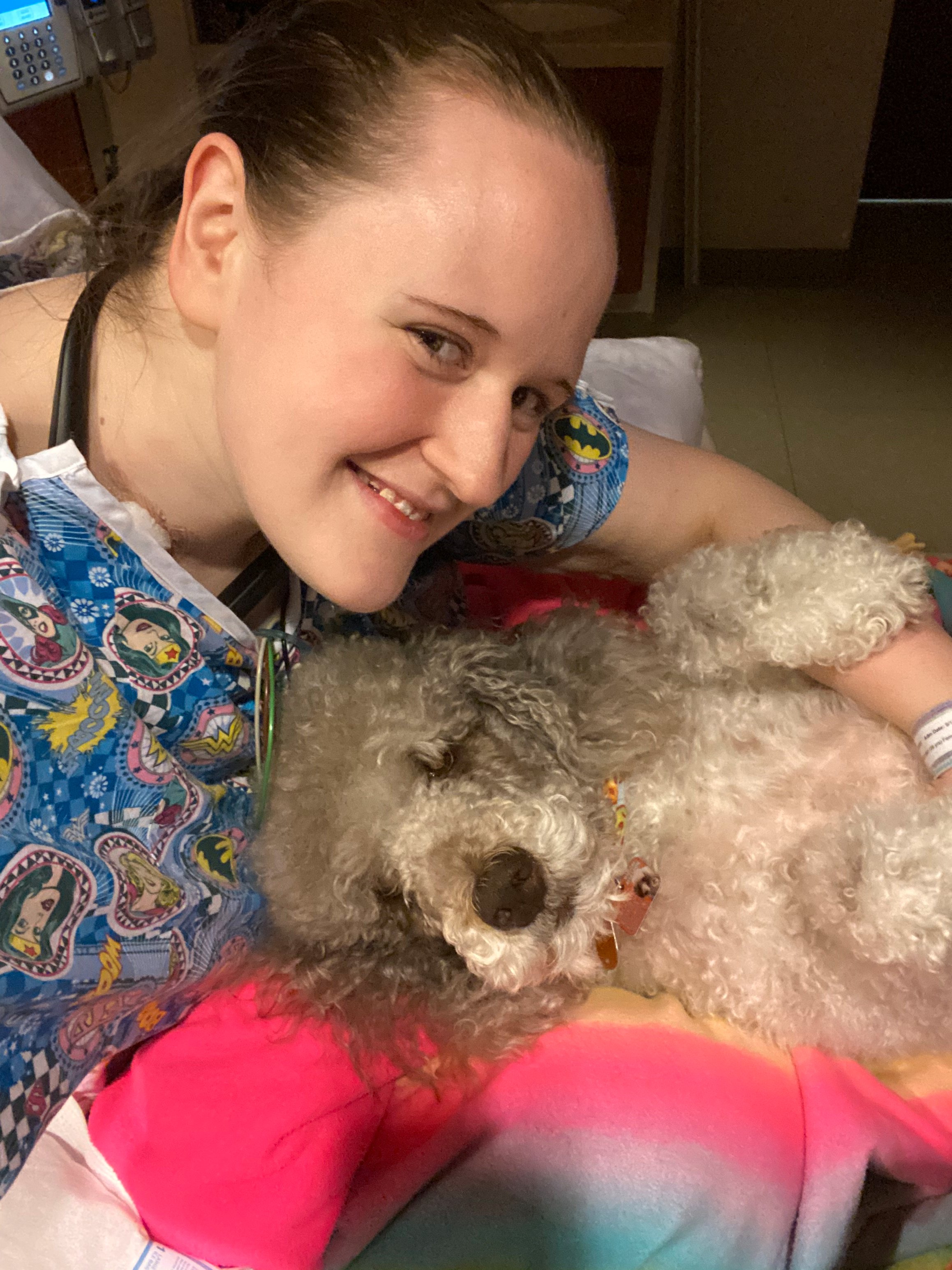 Just a girl and her service dog chillin’ in the hospital :)