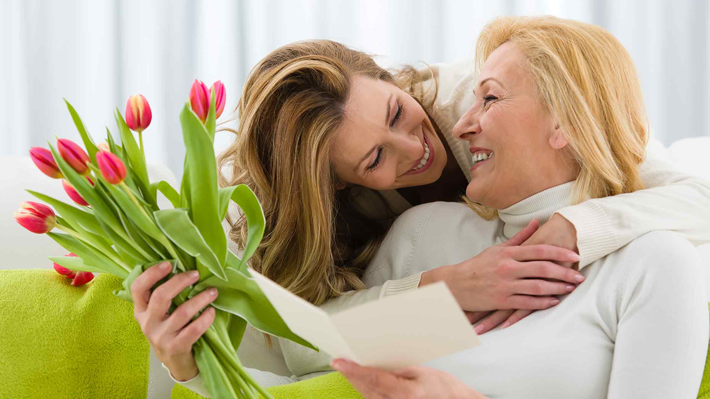 16 Heartwarming Gifts for Sentimental Moms - Lovely Lucky Life